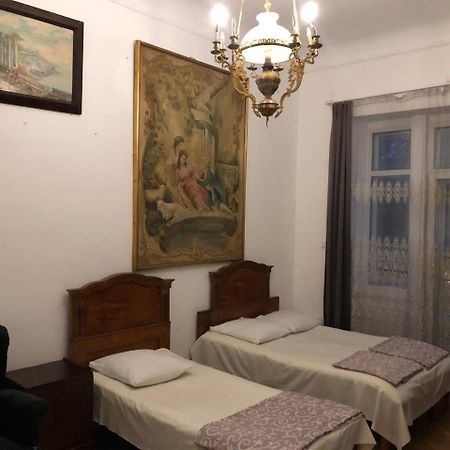 Gutsa Artists Mini-Hotel Tbilisi Exterior photo