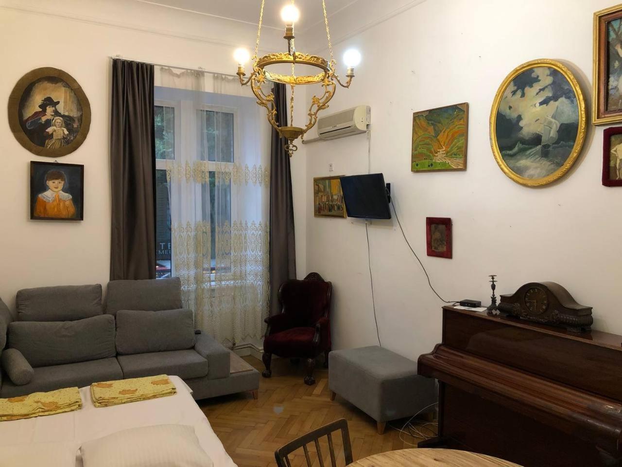 Gutsa Artists Mini-Hotel Tbilisi Exterior photo