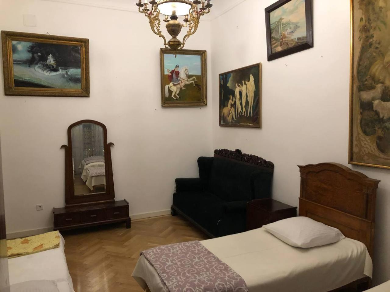 Gutsa Artists Mini-Hotel Tbilisi Exterior photo
