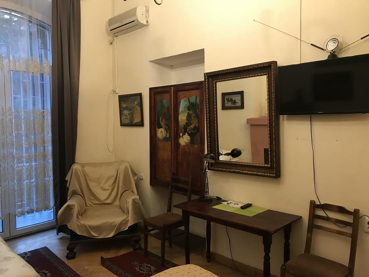 Gutsa Artists Mini-Hotel Tbilisi Exterior photo