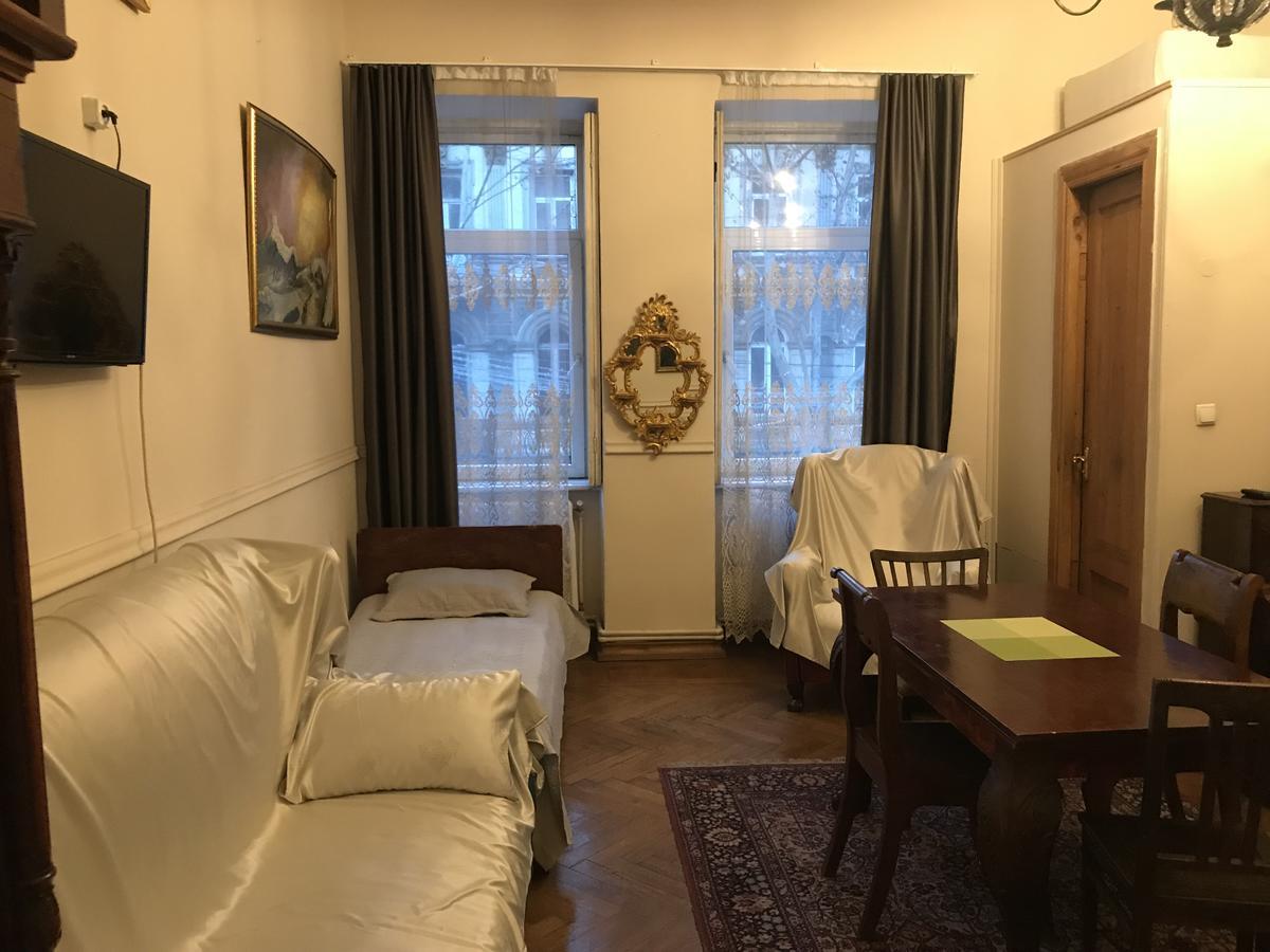 Gutsa Artists Mini-Hotel Tbilisi Exterior photo
