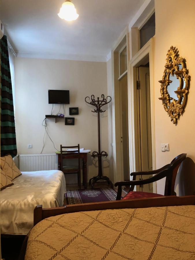 Gutsa Artists Mini-Hotel Tbilisi Exterior photo