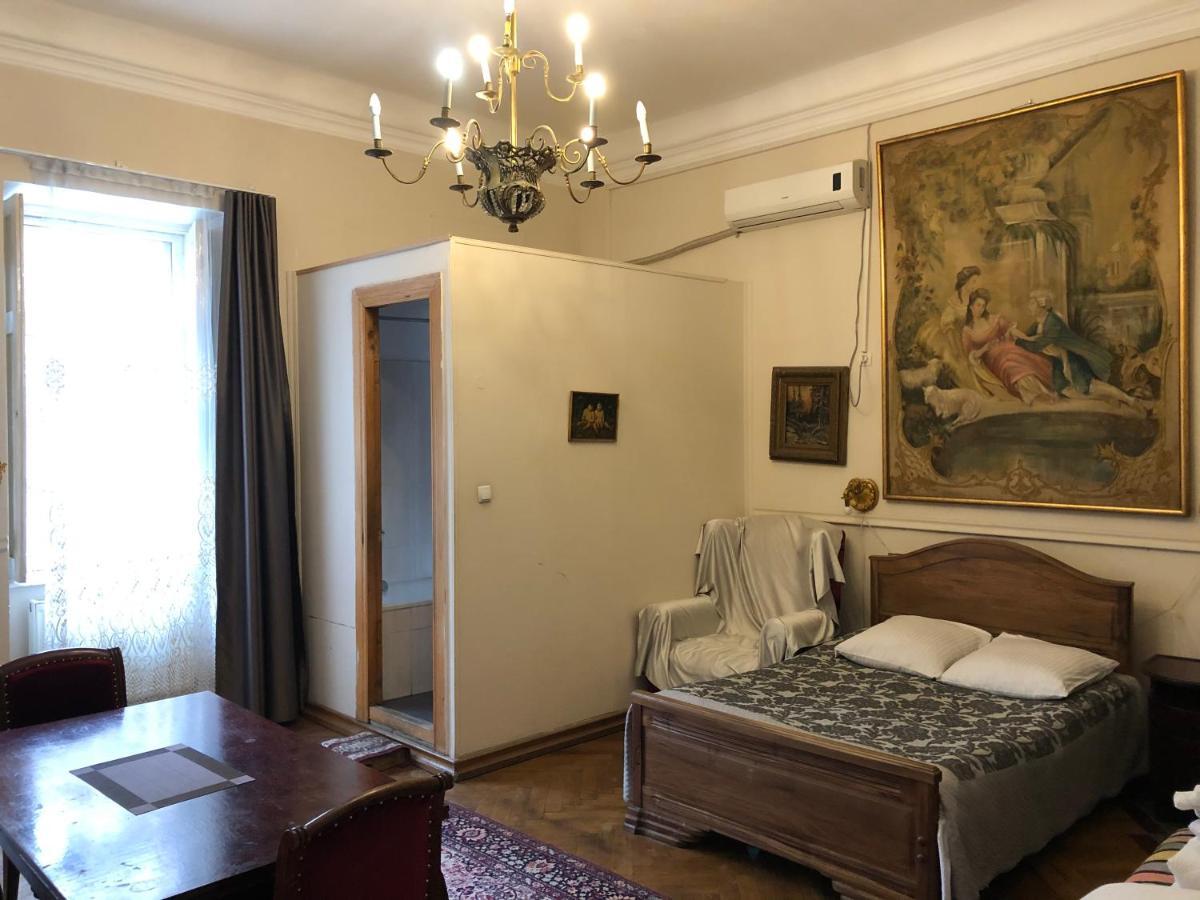 Gutsa Artists Mini-Hotel Tbilisi Exterior photo