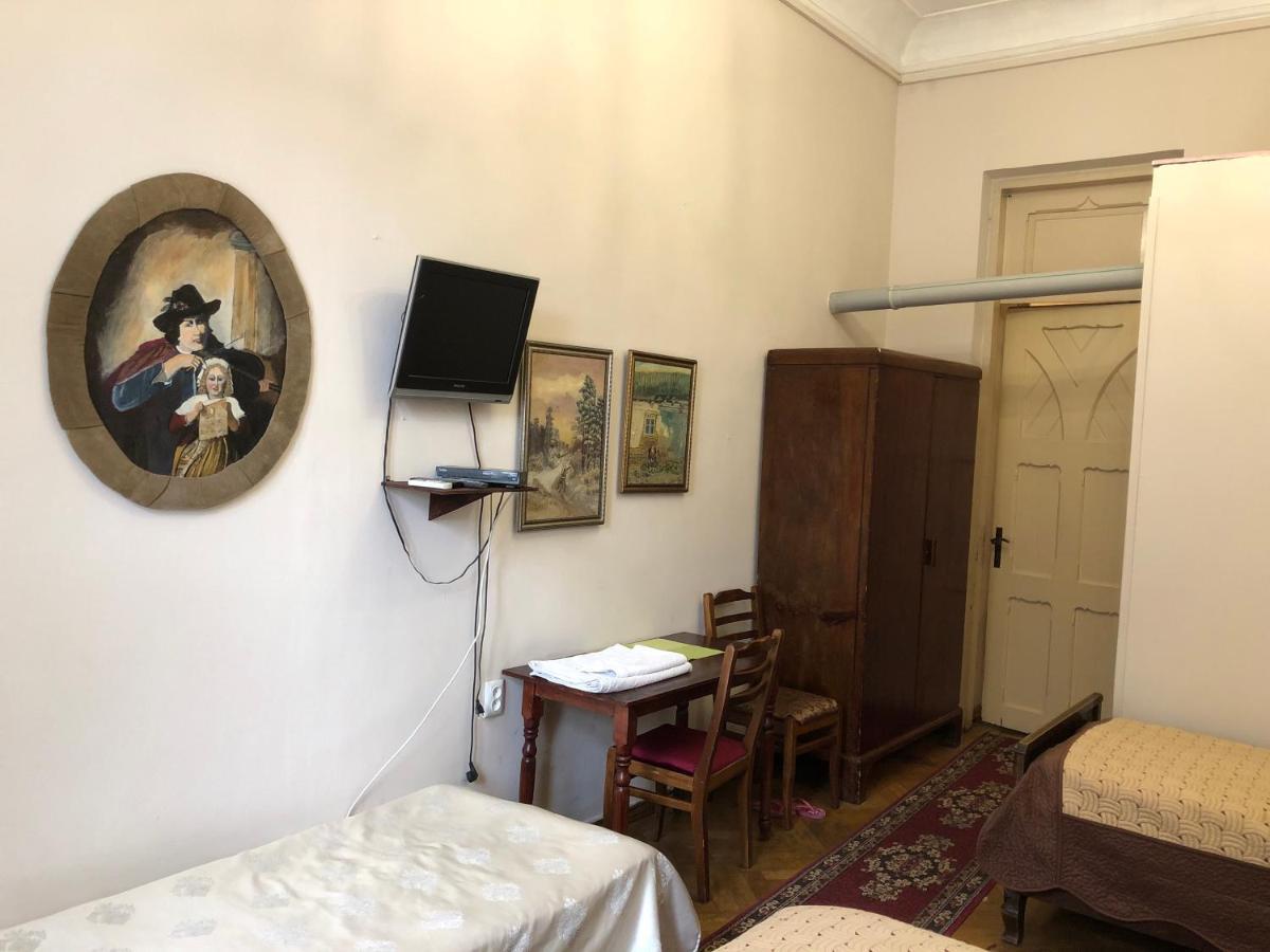 Gutsa Artists Mini-Hotel Tbilisi Exterior photo